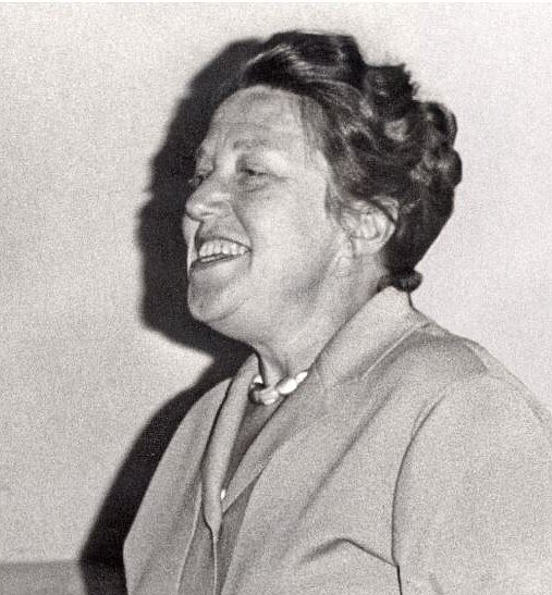Pastorin Annemarie Grosch, predigend